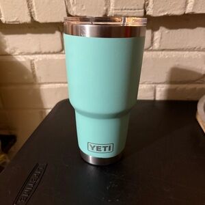 Yeti Rambler 30oz Tumbler